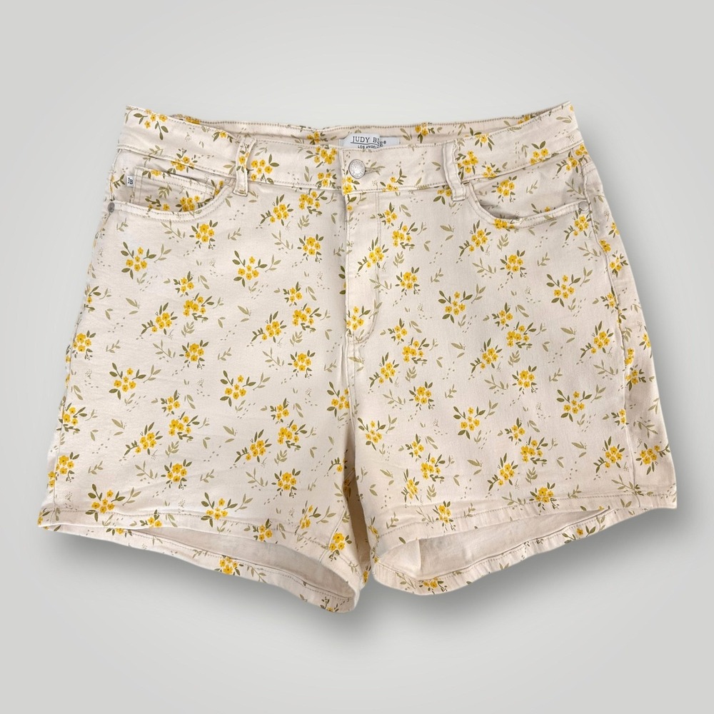 Judy Blue Shorts Womens 3XL Ivory Floral Denim Skimmer Stretch Plus‎ Size Casual